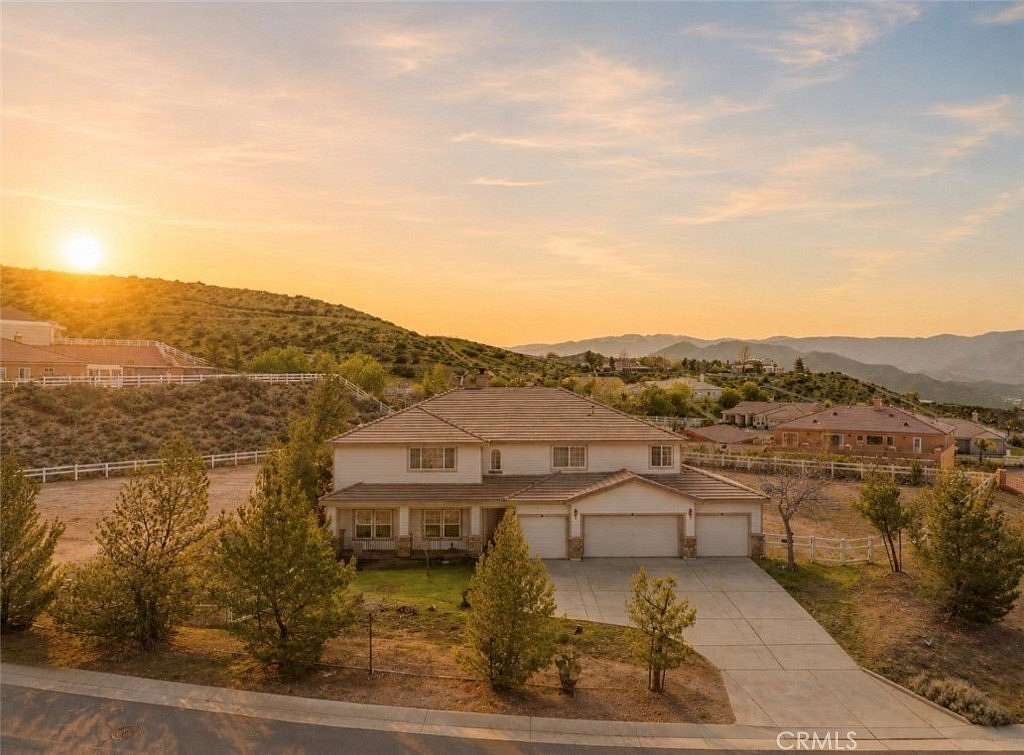 1.5 Acres of Land with Home for Sale in Acton, California