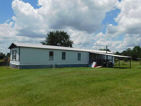 9 Acres of Residential Land for Sale in Doerun, Georgia