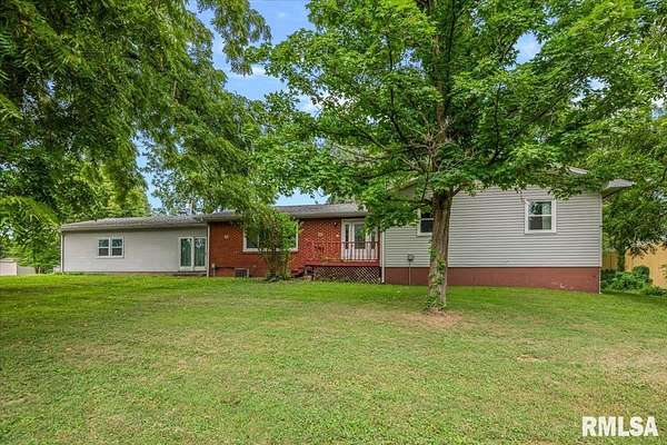 5 Acres of Land with Home for Sale in Petersburg, Illinois