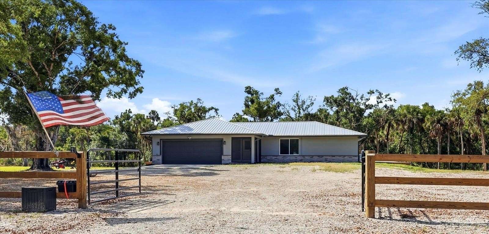 6 Acres of Land with Home for Lease in Sarasota, Florida