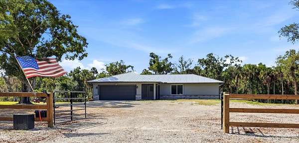 6 Acres of Land with Home for Lease in Sarasota, Florida