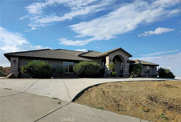 2 Acres of Land with Home for Sale in Oak Hills, California