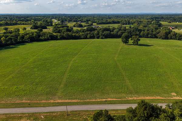 5.15 Acres of Residential Land for Sale in Lewisburg, Tennessee