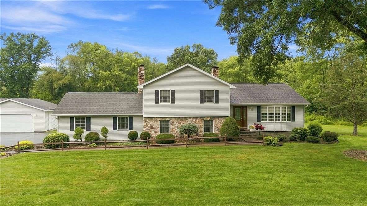 2.75 Acres of Land with Home for Sale in New Castle, Pennsylvania