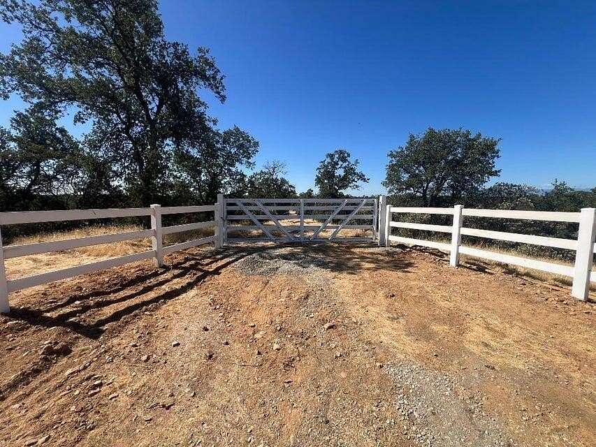 10.6 Acres of Land for Sale in Cottonwood, California