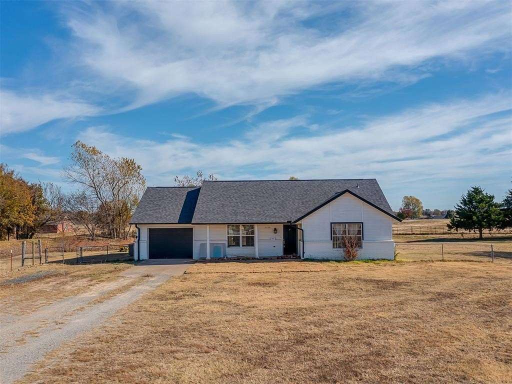 19 Acres of Land with Home for Sale in Purcell, Oklahoma