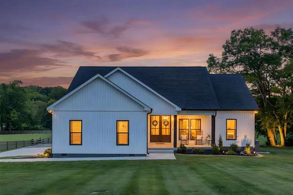 2 Acres of Land with Home for Sale in Watertown, Tennessee