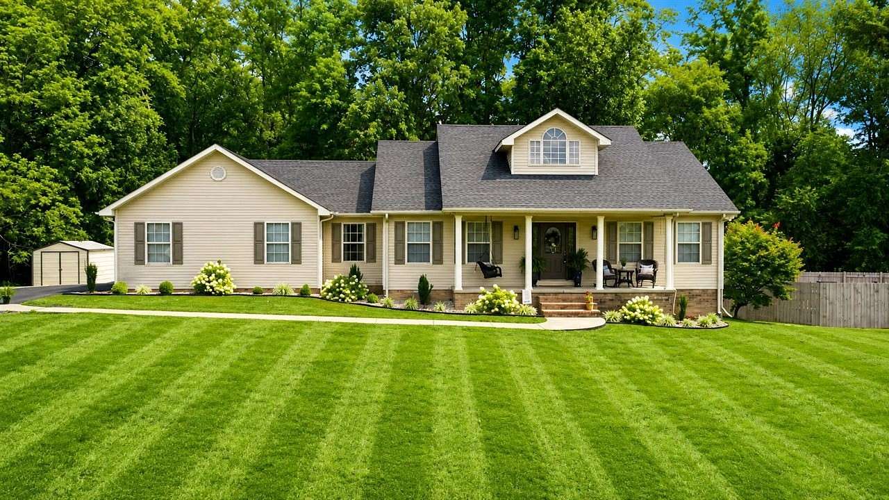 1.53 Acres of Land with Home for Sale in Glasgow, Kentucky