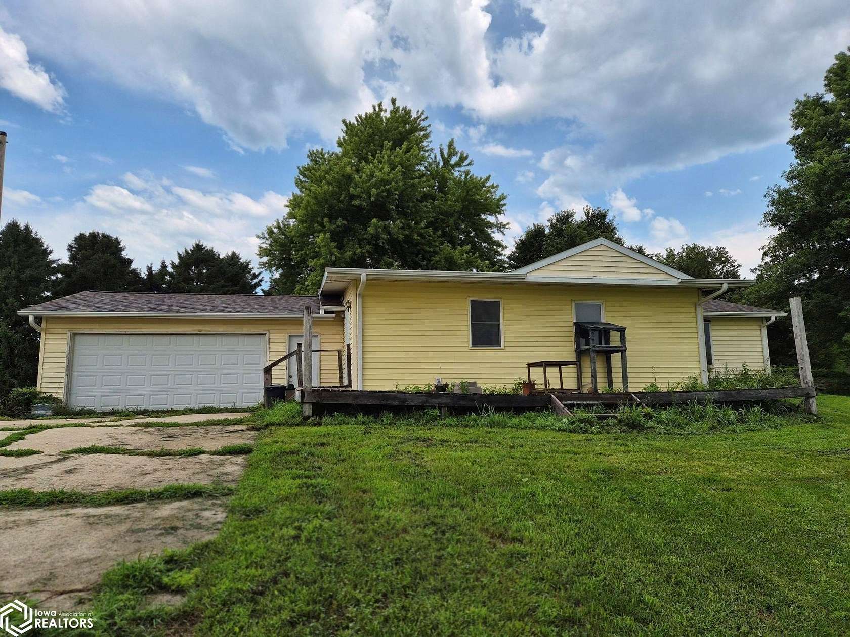 2.1 Acres of Land with Home for Sale in Malcom, Iowa