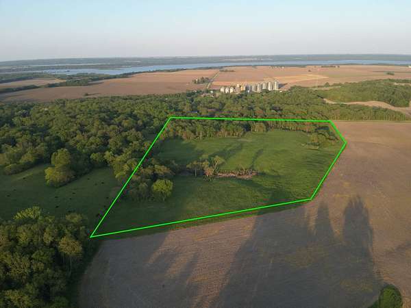 22 Acres of Land for Auction in Senachwine Township, Illinois