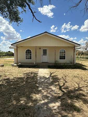 4.84 Acres of Land with Home for Sale in Snyder, Texas