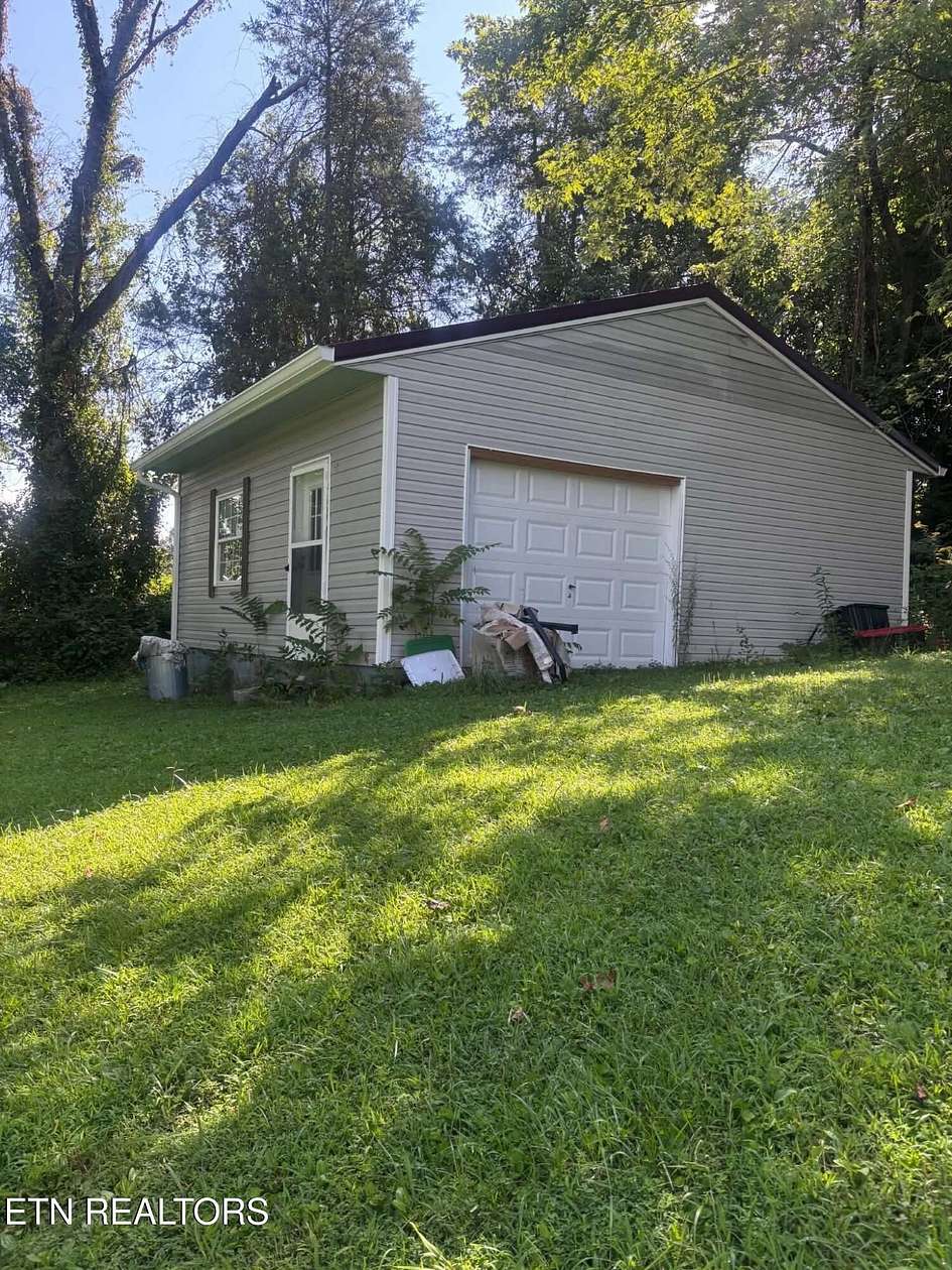 0.5 Acres of Residential Land for Sale in Speedwell, Tennessee