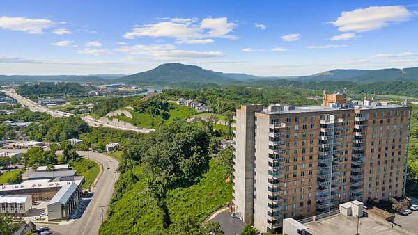 9 Acres of Land with Home for Sale in Chattanooga, Tennessee