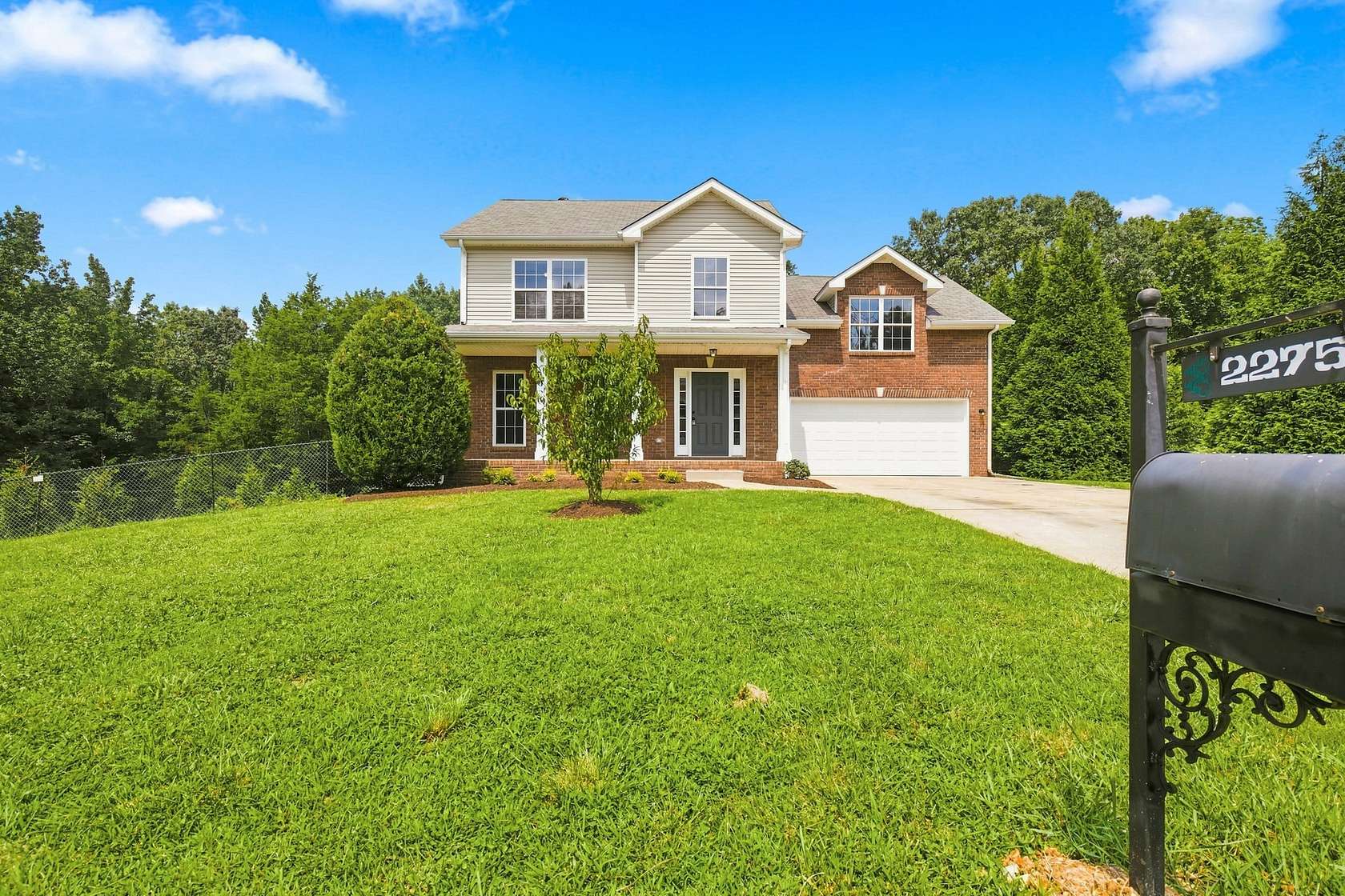 2.33 Acres of Land with Home for Sale in Clarksville, Tennessee