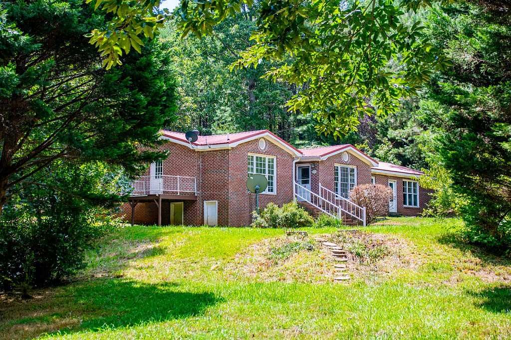 12 Acres of Land with Home for Sale in Whitesburg, Georgia