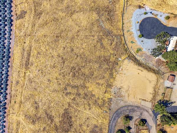 1.44 Acres of Residential Land for Sale in Lindsay, California