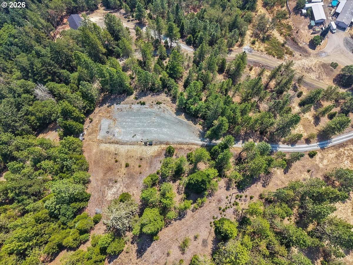 20 Acres of Recreational & Residential Land for Sale in Myrtle Creek, Oregon