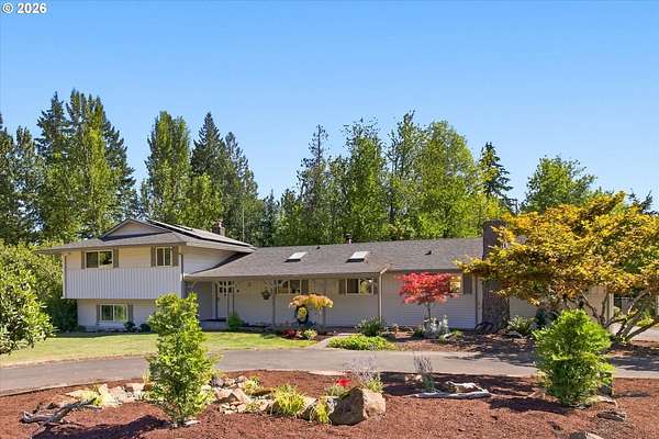 3.14 Acres of Land with Home for Sale in Oregon City, Oregon