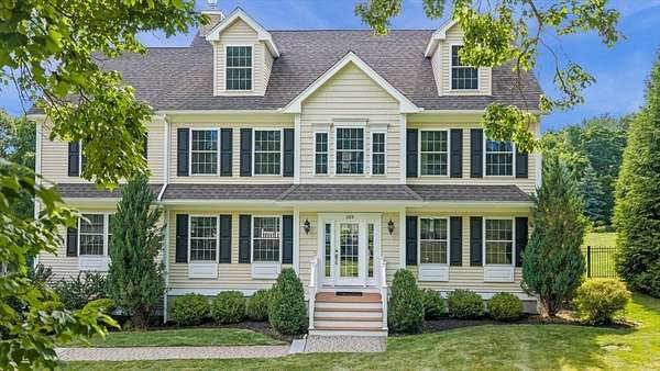 4.4 Acres of Land with Home for Sale in Topsfield, Massachusetts