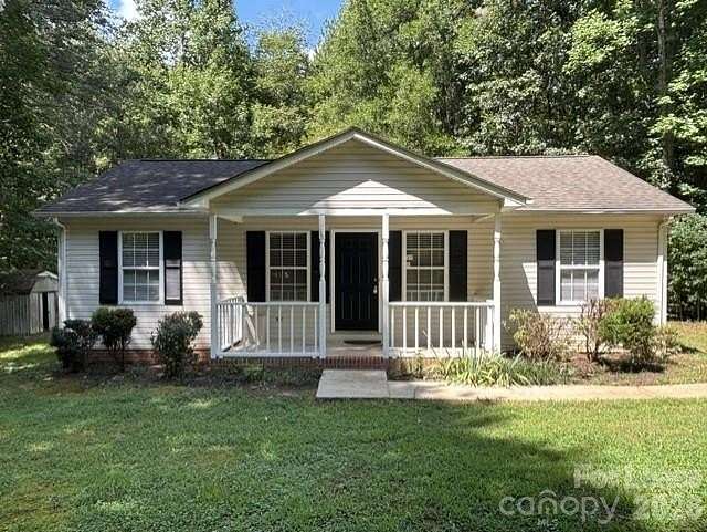 2 Acres of Land with Home for Lease in Mooresville, North Carolina