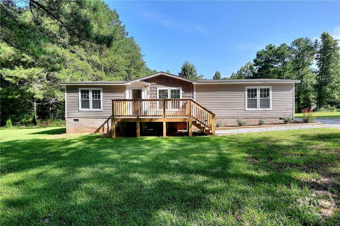 2 Acres of Land with Home for Sale in Colbert, Georgia