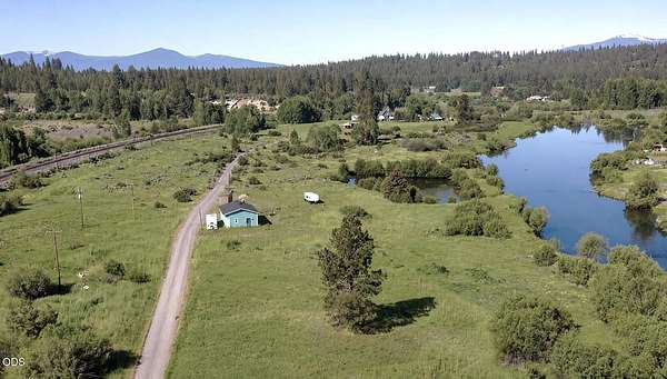 3.7 Acres of Land with Home for Sale in Chiloquin, Oregon