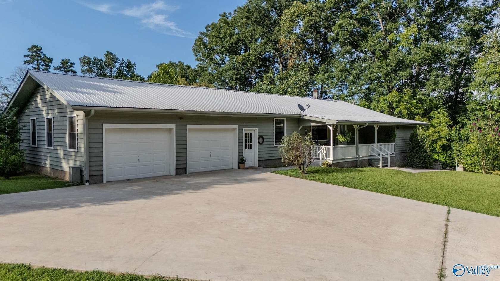 4.3 Acres of Land with Home for Sale in Fort Payne, Alabama