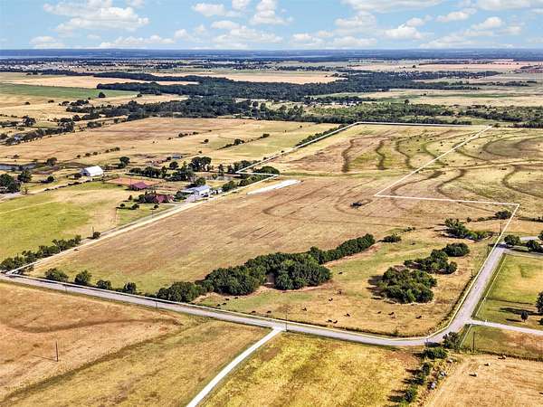 52 Acres of Land for Sale in Pilot Point, Texas