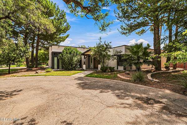 1.62 Acres of Land with Home for Sale in El Paso, Texas