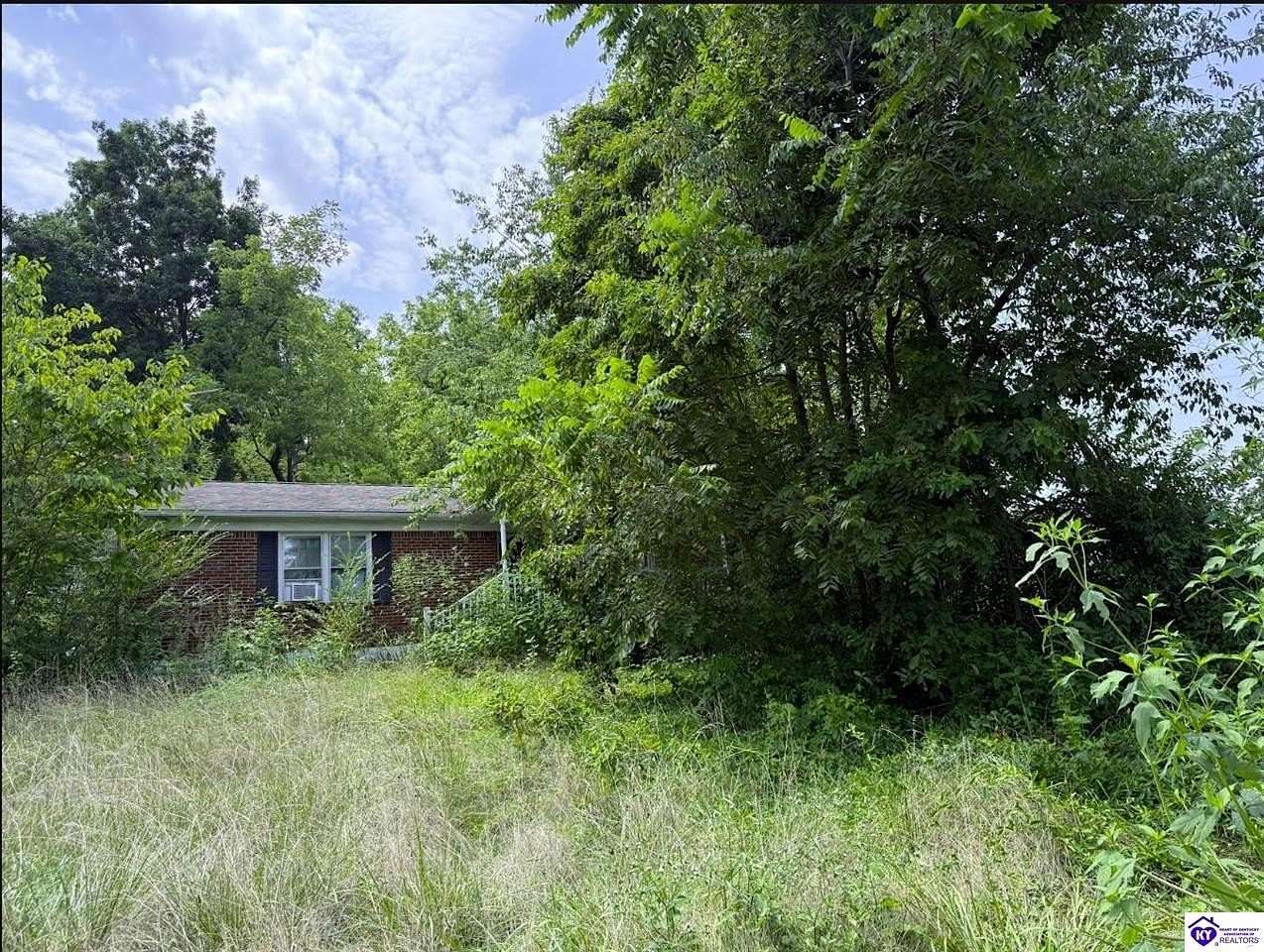 4.8 Acres of Land with Home for Sale in Vine Grove, Kentucky