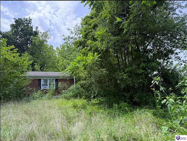 4.8 Acres of Land with Home for Sale in Vine Grove, Kentucky