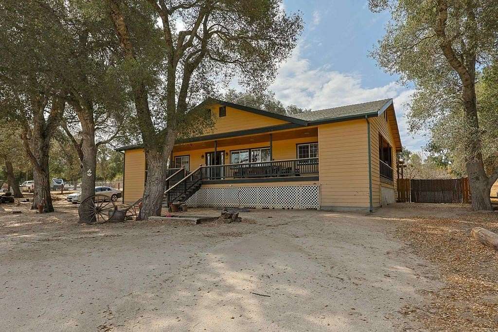 14.8 Acres of Land with Home for Sale in Boulevard, California