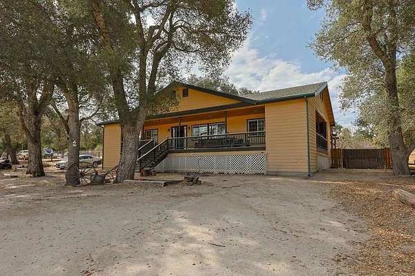 14.8 Acres of Land with Home for Sale in Boulevard, California