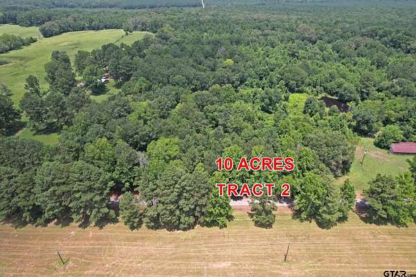 10 Acres of Recreational Land for Sale in Clarksville, Texas