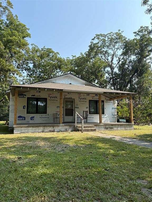 13.8 Acres of Land with Home for Sale in Beaufort, South Carolina