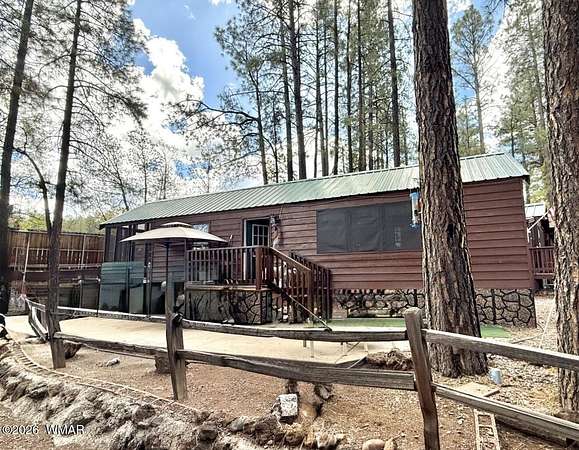 0.92 Acres of Land with Home for Sale in Pinetop, Arizona