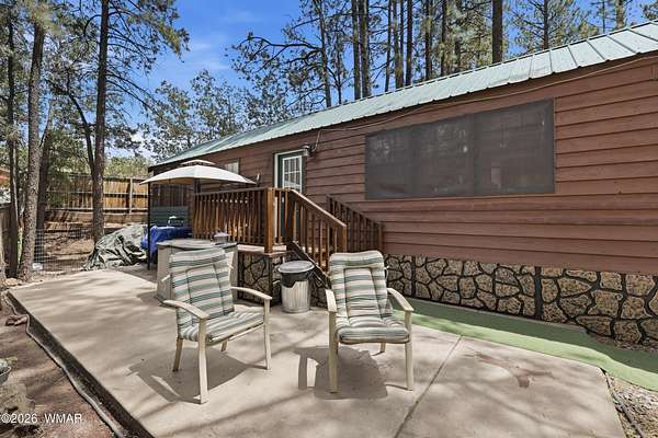 0.92 Acres of Land with Home for Sale in Pinetop, Arizona