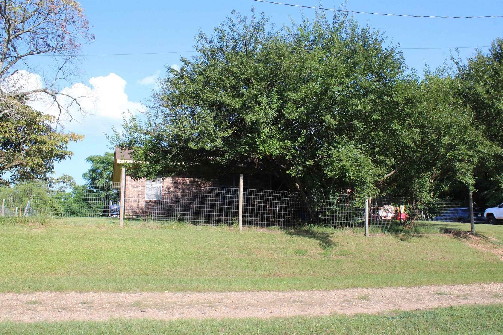 3.14 Acres of Land with Home for Sale in Murfreesboro, Arkansas