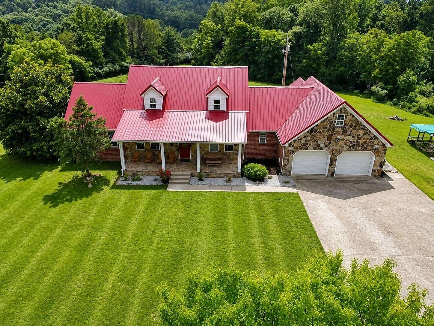 16 Acres of Land with Home for Sale in Beattyville, Kentucky