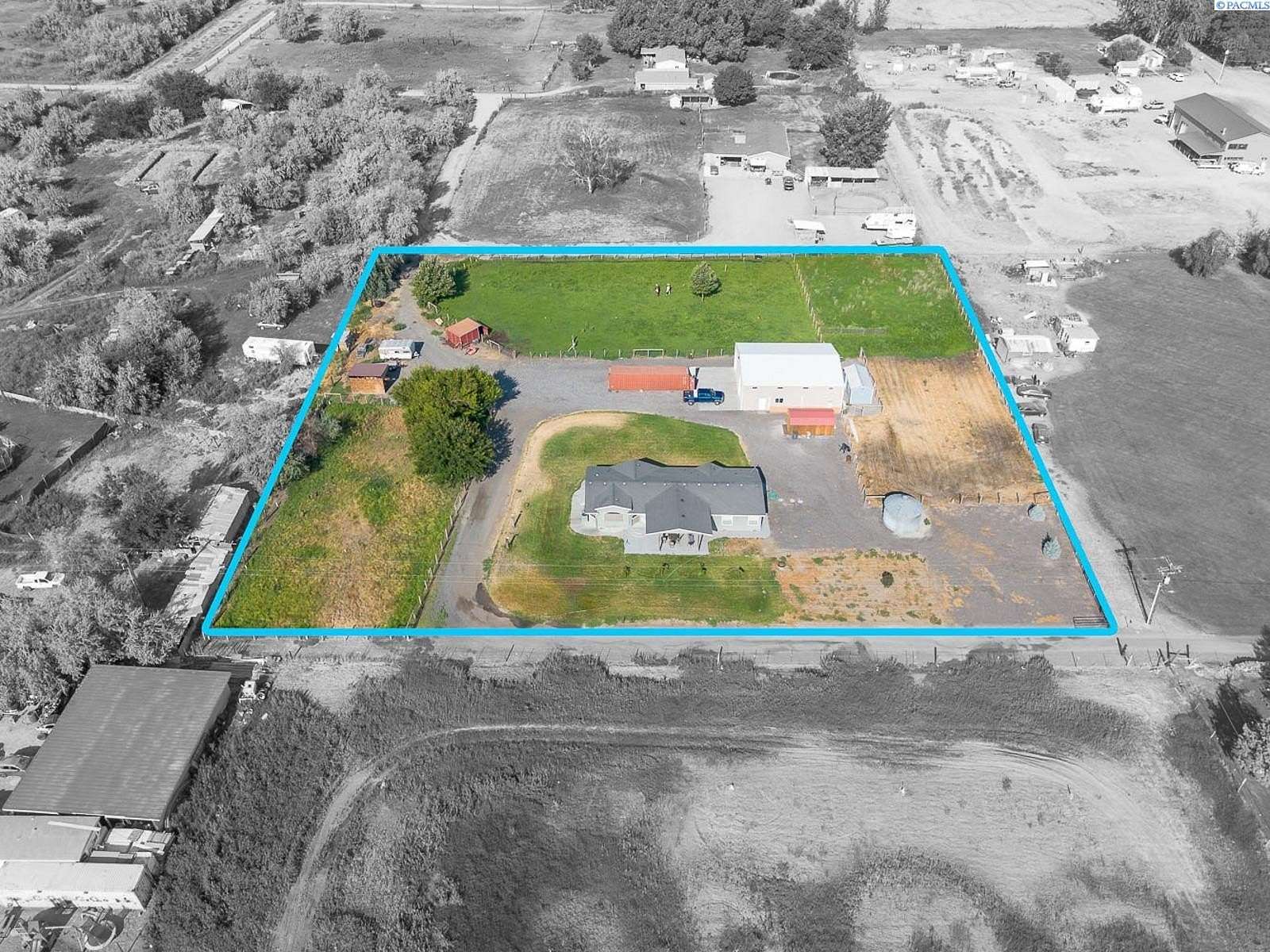 2.55 Acres of Land with Home for Sale in Kennewick, Washington