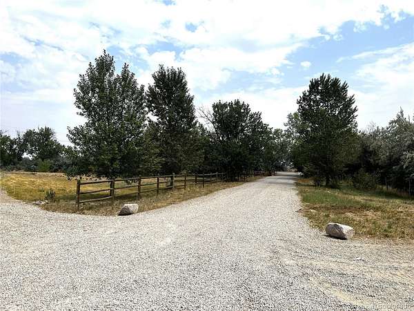 9.5 Acres of Land with Home for Sale in Keenesburg, Colorado