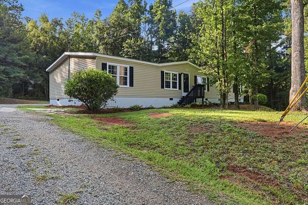 2.23 Acres of Land with Home for Sale in Toccoa, Georgia