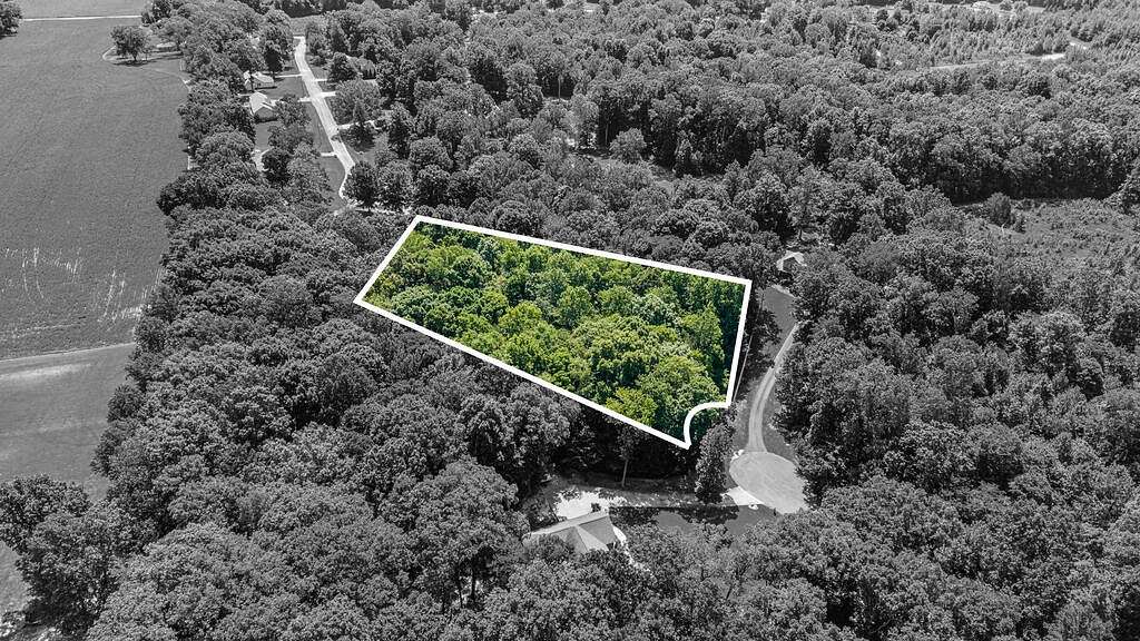2 Acres of Residential Land for Sale in Paris, Tennessee
