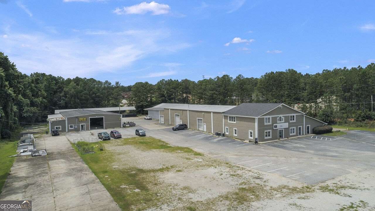 5 Acres of Improved Commercial Land for Sale in Fayetteville, Georgia