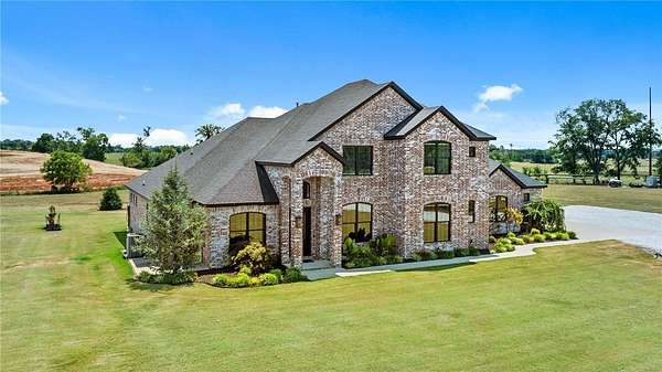 6 Acres of Land with Home for Sale in Bentonville, Arkansas