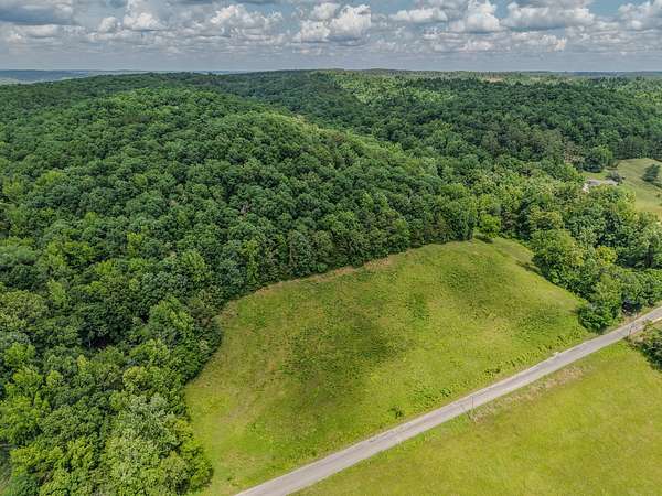 66 Acres of Land for Sale in Collinwood, Tennessee