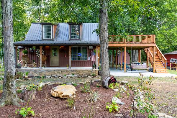 8.54 Acres of Land with Home for Sale in Shelbyville, Tennessee