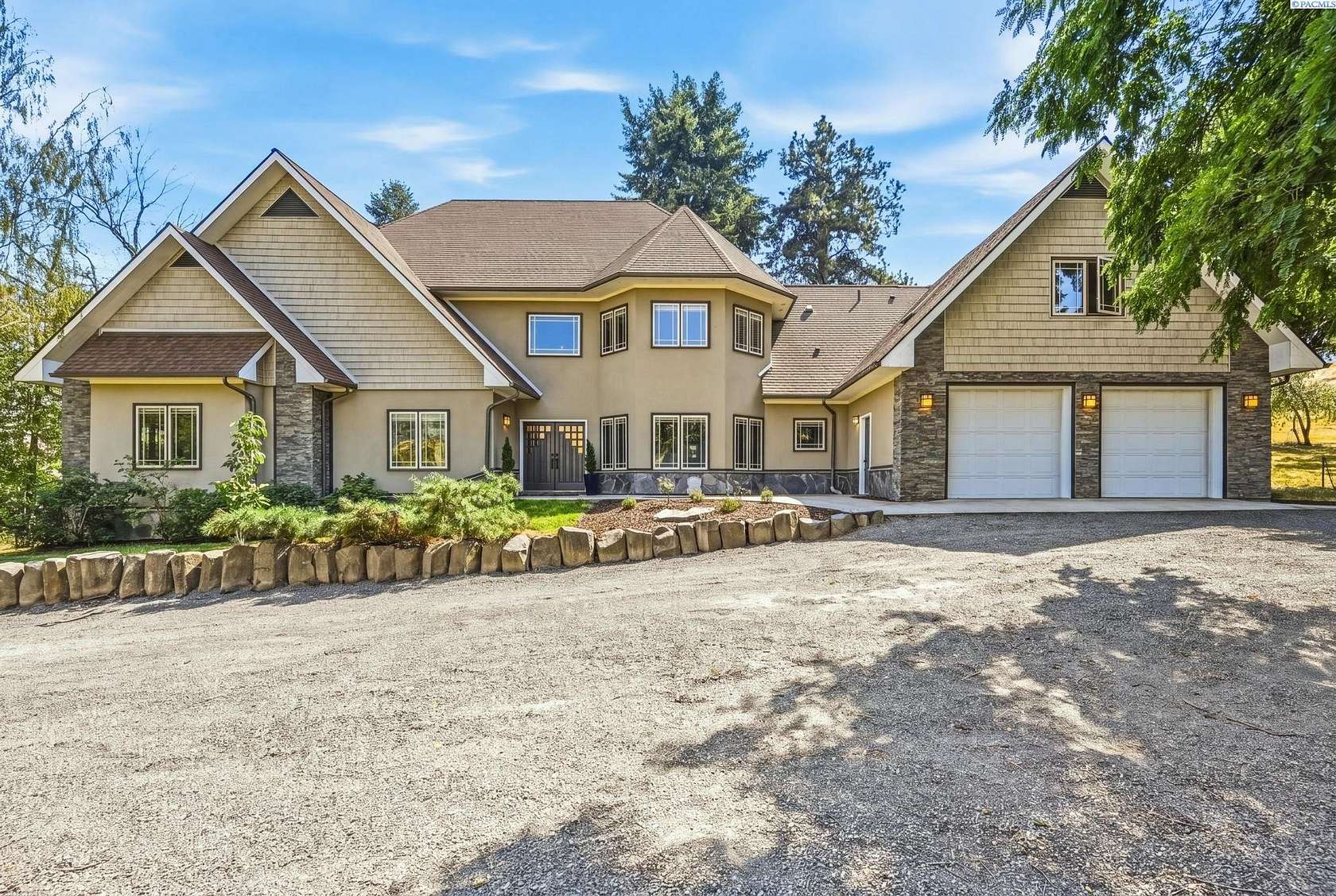 9 Acres of Land with Home for Sale in Pullman, Washington
