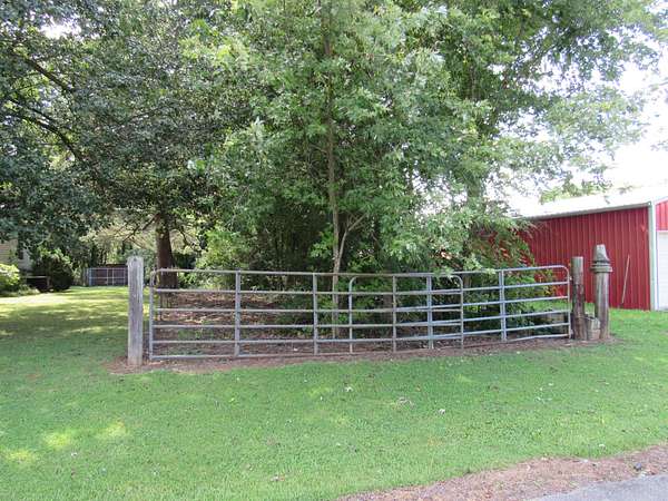 6 Acres of Residential Land for Sale in McMinnville, Tennessee
