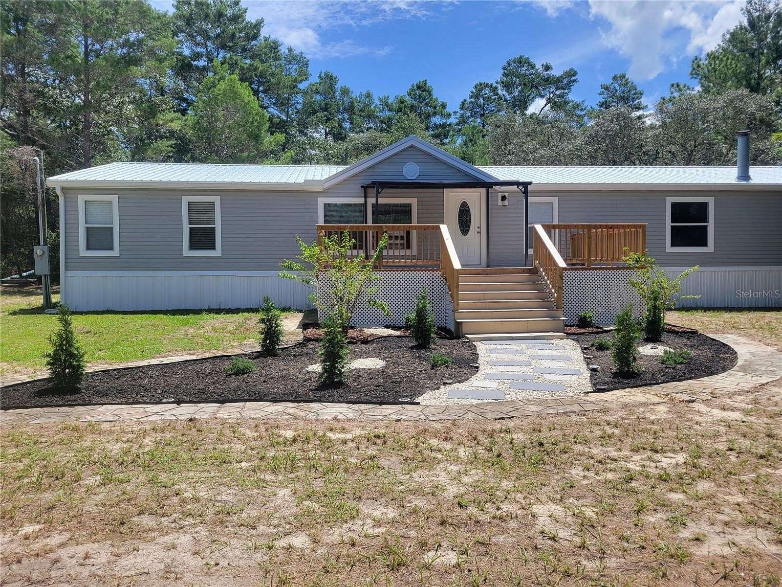 5.27 Acres of Land with Home for Sale in Dunnellon, Florida